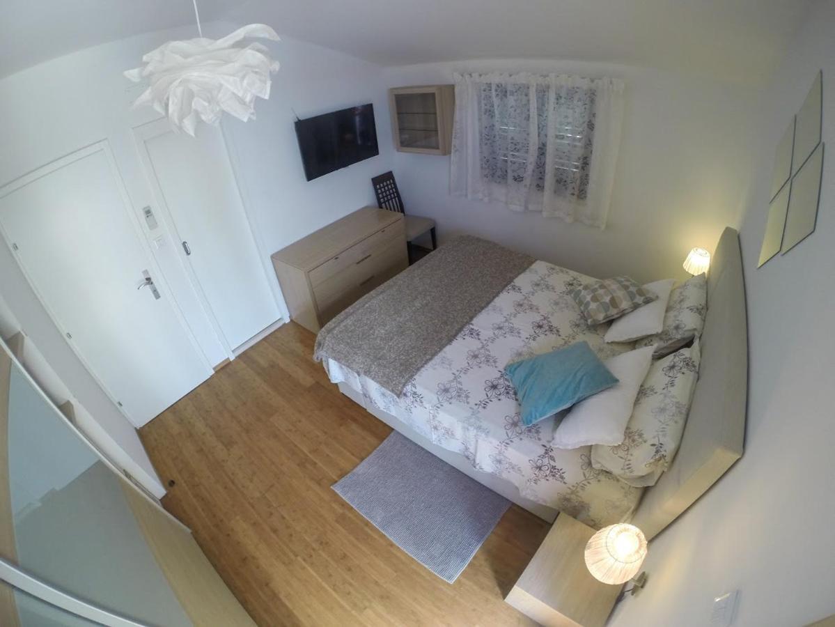 Apartment And Room Sveti Jakov Dubrovnik Bagian luar foto