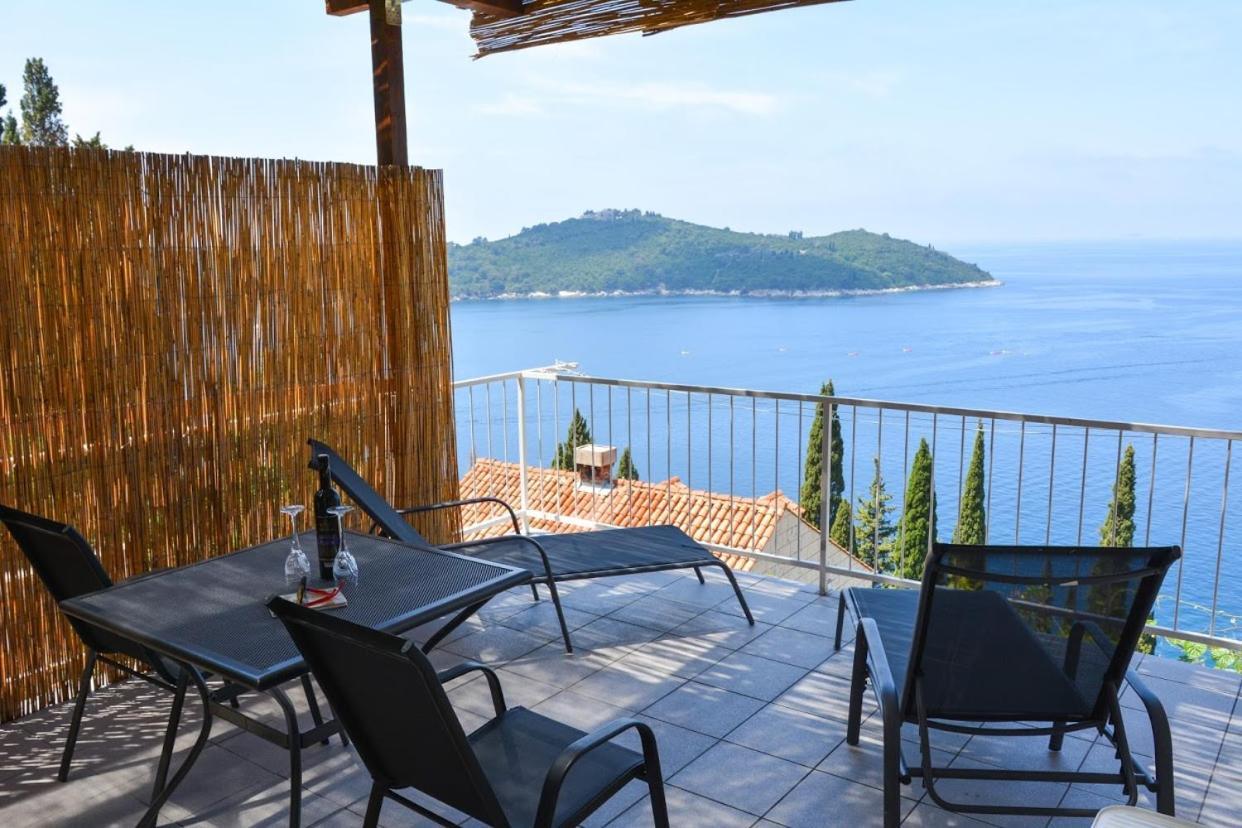 Apartment And Room Sveti Jakov Dubrovnik Bagian luar foto
